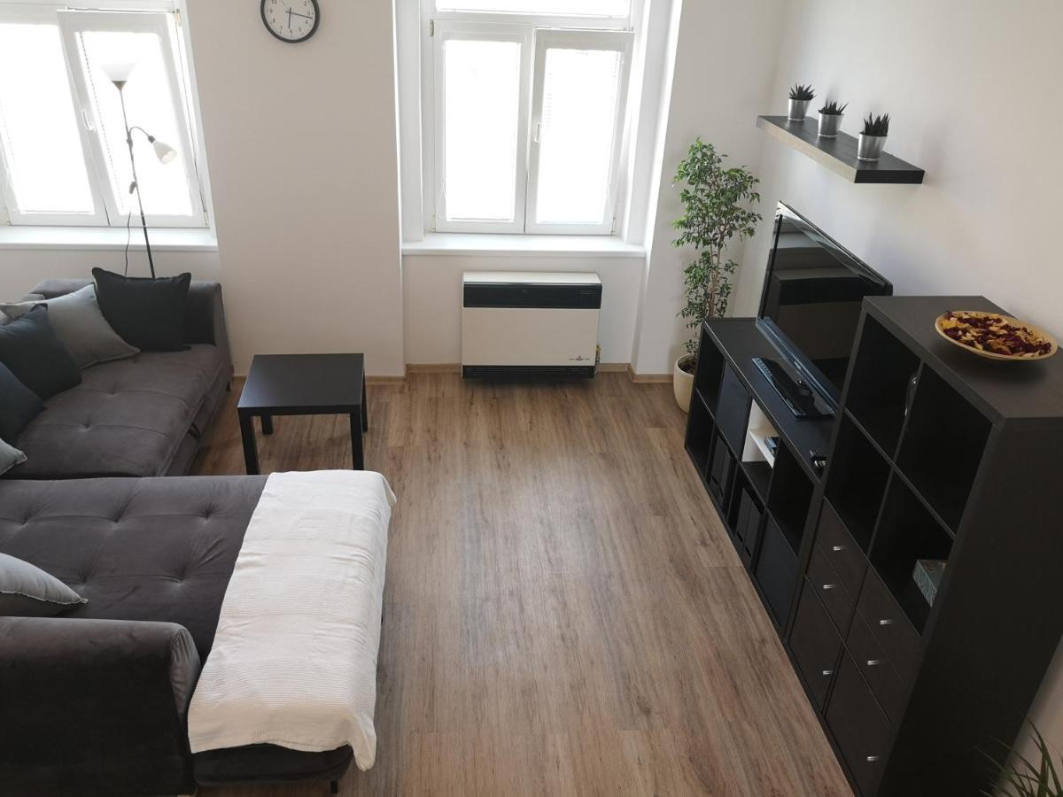 Fine Apartment In Centrum Of Slany With Aircondition Luaran gambar