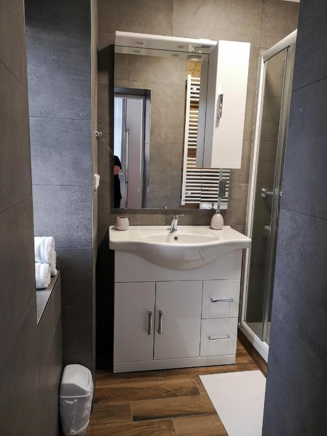 Fine Apartment In Centrum Of Slany With Aircondition Luaran gambar